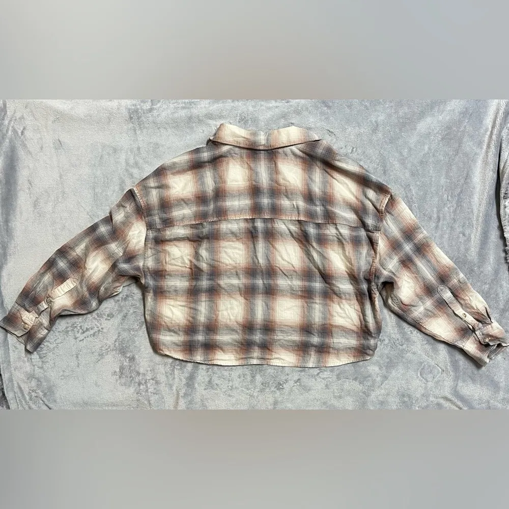 soft A&F 90s cropped flannel size XS - Image 5