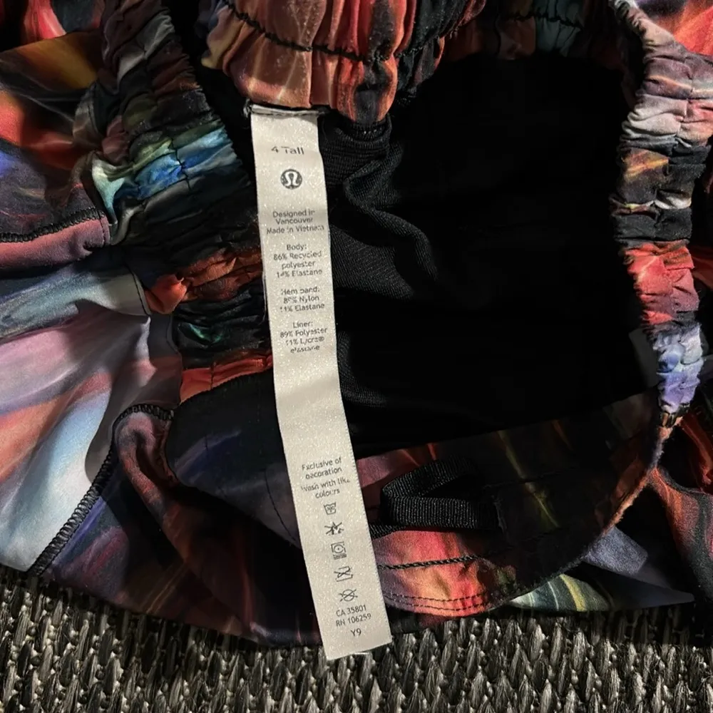 Lululemon Hotty Hot Short II *Long 4" - Image 6