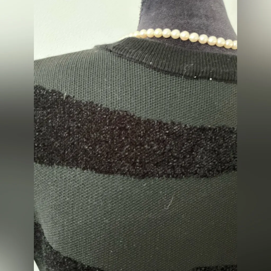 Elegant DKNY long sleeve dress🌹🌹 - Image 5