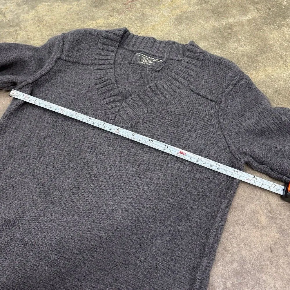 Banana republic gray extra fine Italian merino wool v neck sweater - Image 3