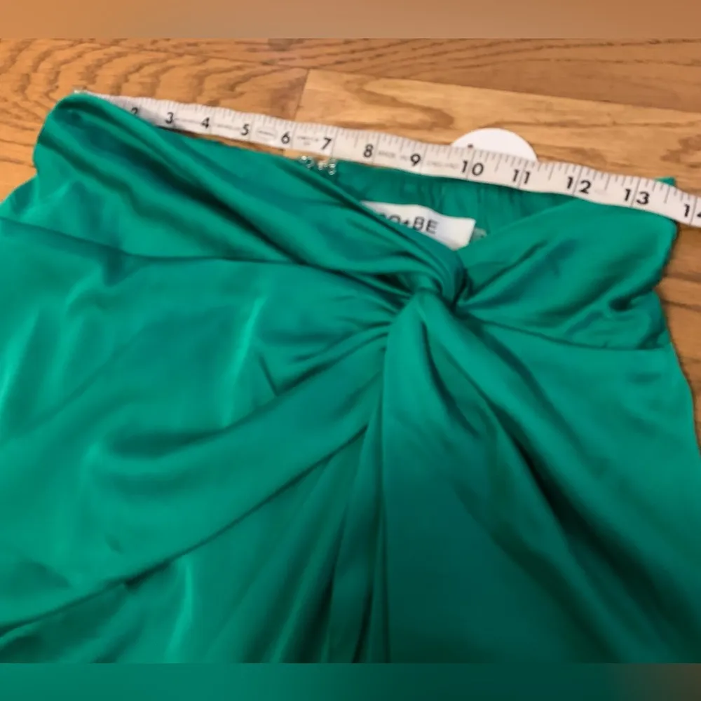 NWT satin slit midi skirt in Kelly green size M - Image 10