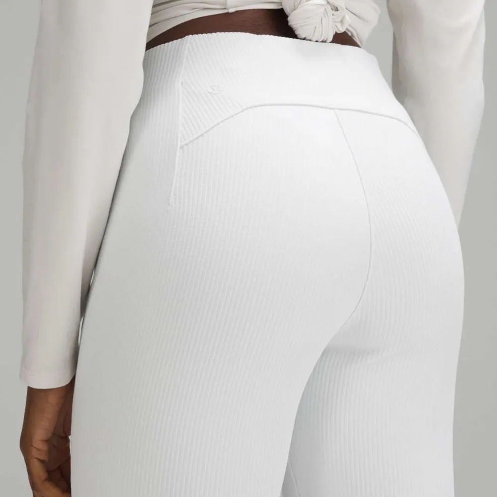 Lululemon Ribbed Softstreme Zip Leg High Rise Crop Pant Light Vapor 12 NWT - Image 4