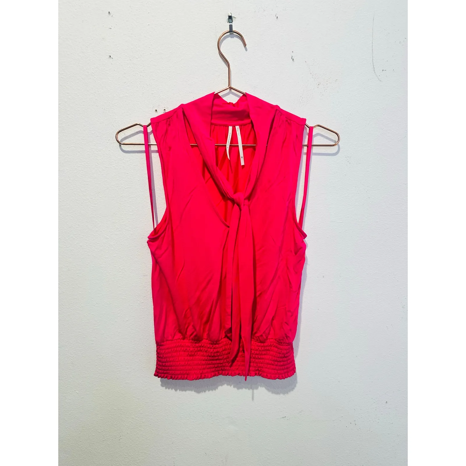 ANTHROPOLOGY Hot Pink Tie Neck Bow Sleeveless Tank Top Blouse Size Extra Small - Image 2