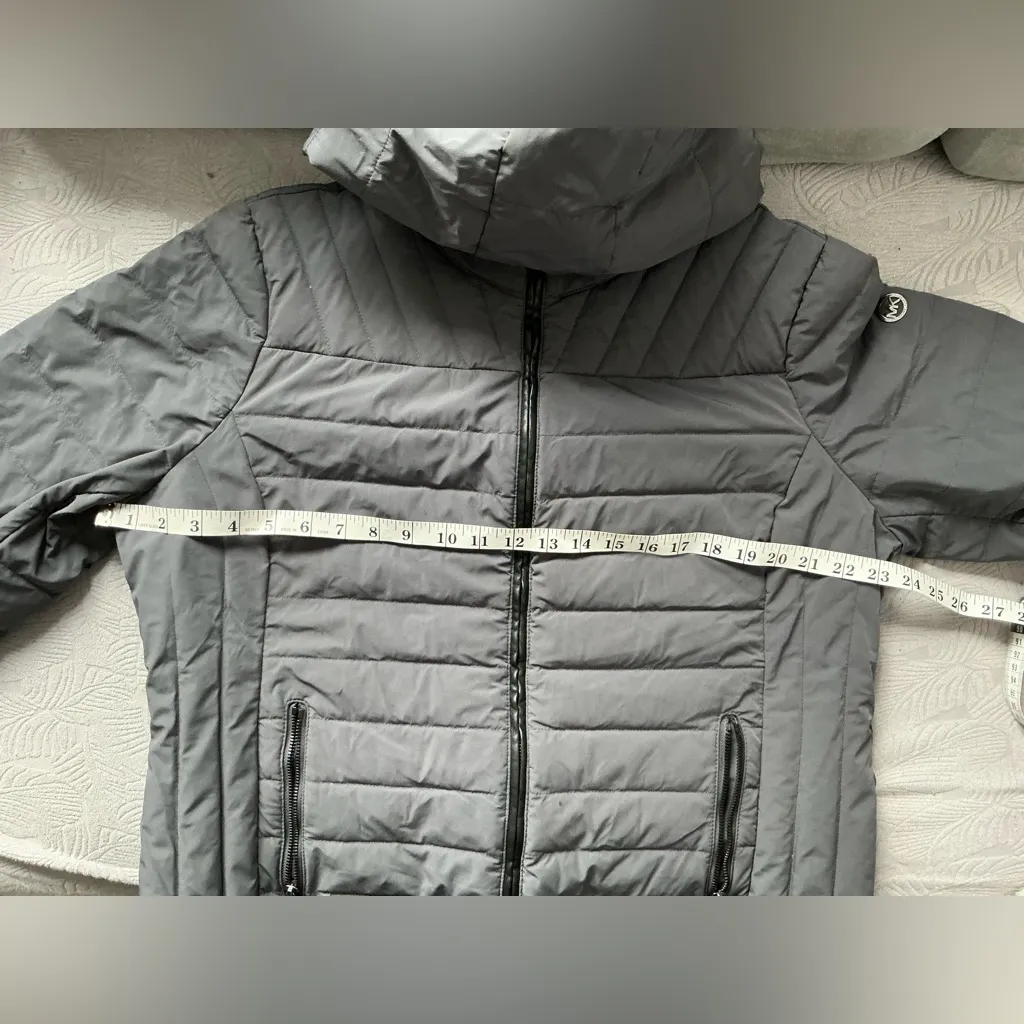 Michael Kors Lightweight MK packable jacket 🪻🪻🪻 - Image 9