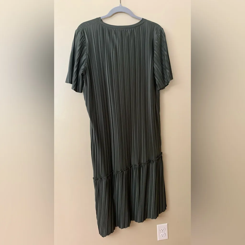 Zara Pleated Shortsleeved MIDI Dress NWT Dark Green - Image 9