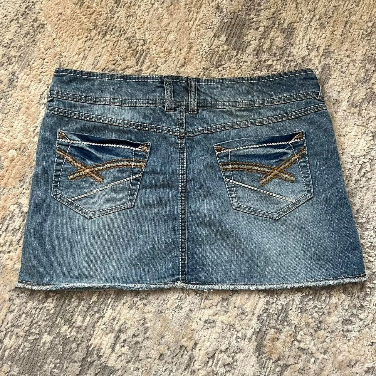 Vintage Y2K indie boho So mini denim skirt with cute pockets and stitching - Image 4