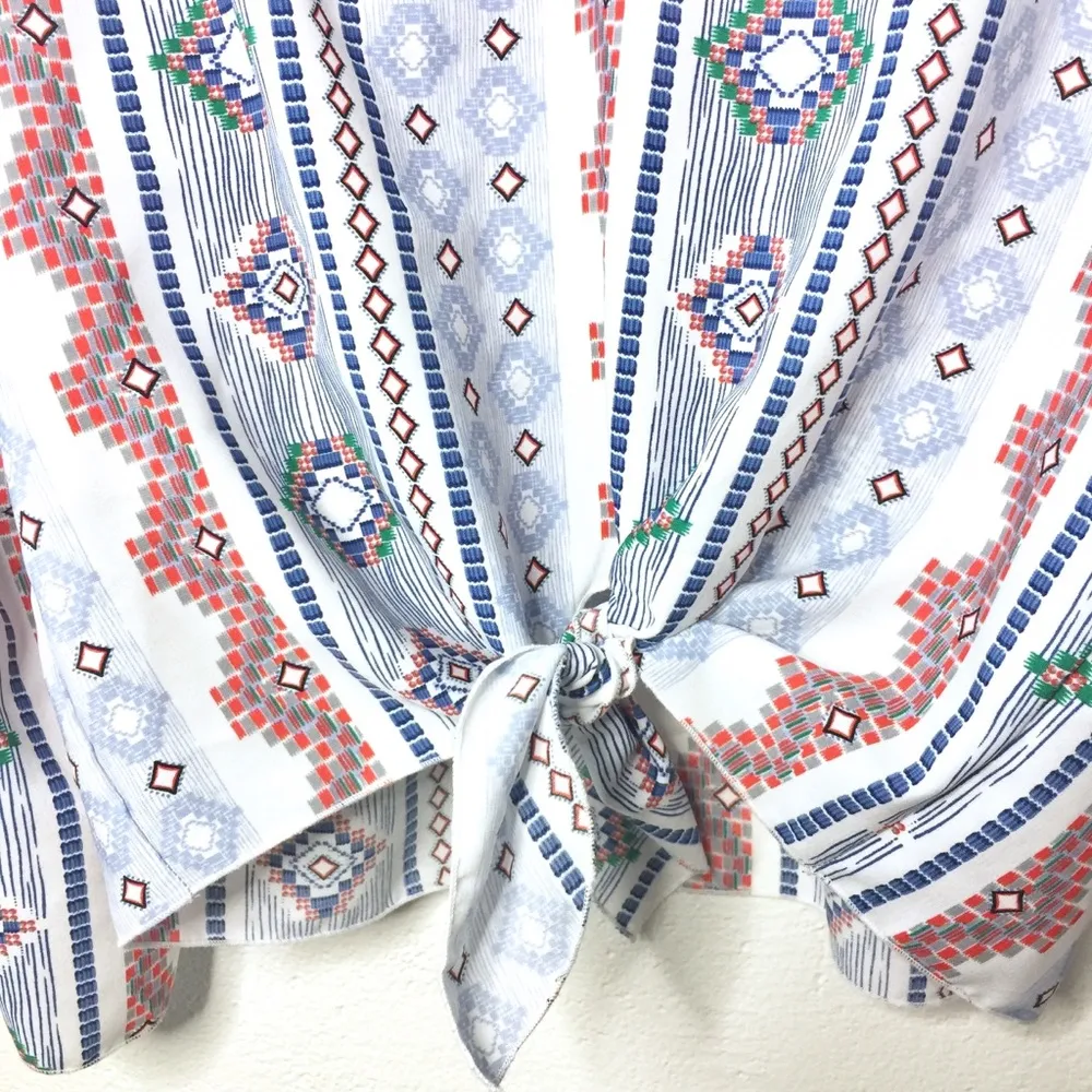 Lavender Field Aztec Print Tie Front Blouse Size Medium - Image 5