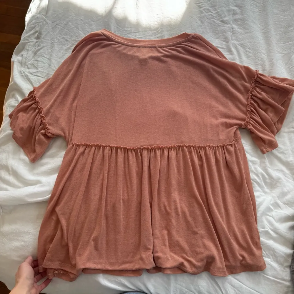 Hayden Peach Colored Peplum Blouse Size Small - Image 3