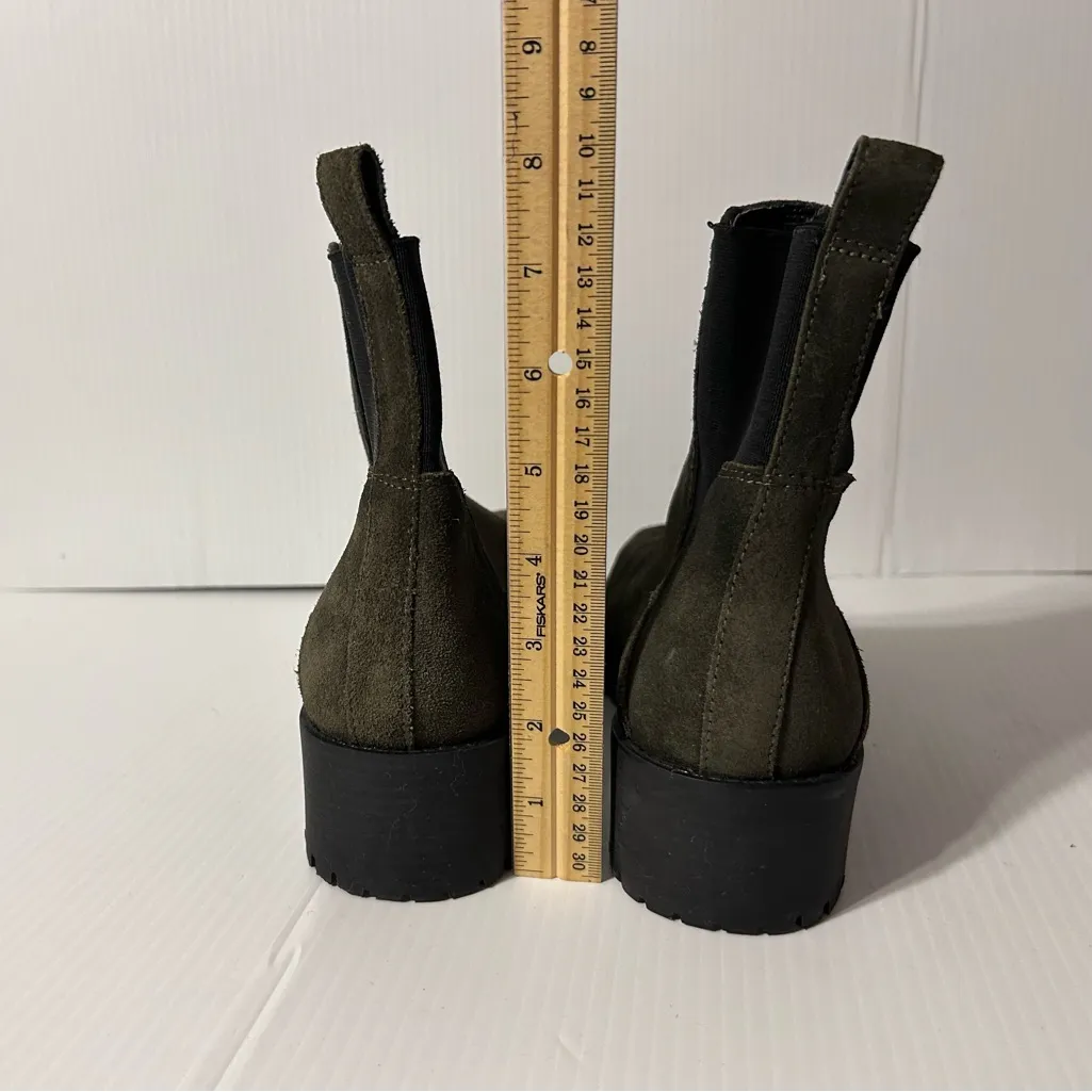 Chelsea olive suede pull - Image 5