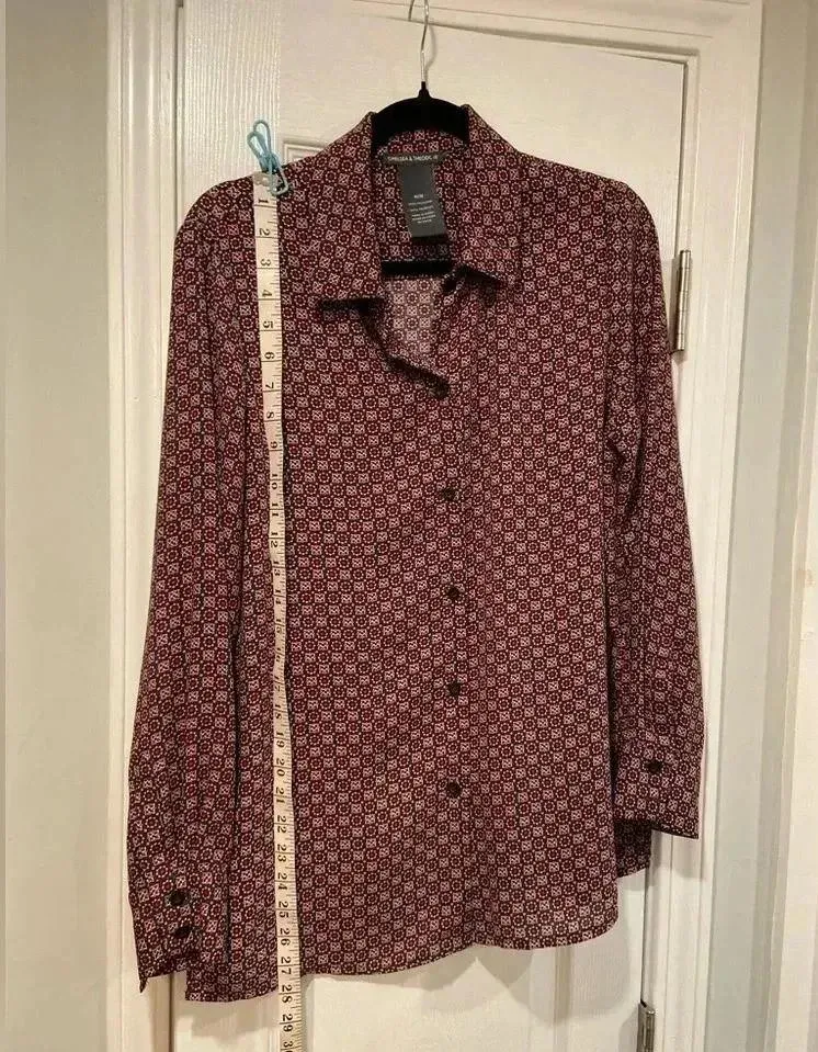 Chelsea & Theodore Red Gray Floral Long Sleeve Button Down Tunic Blouse Size M Size M - Image 4