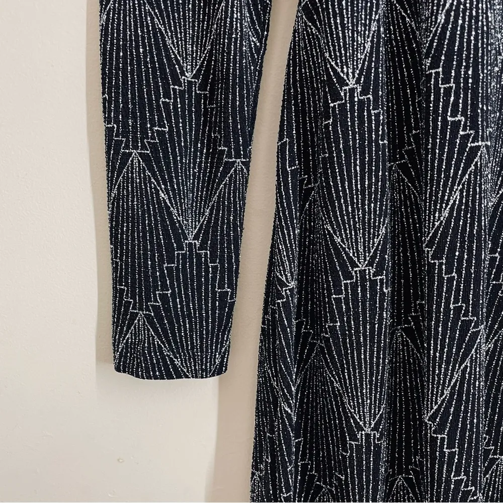 H&M Divided Long Sleeve Black and Silver Open Back Glittery Dress size M - Image 8