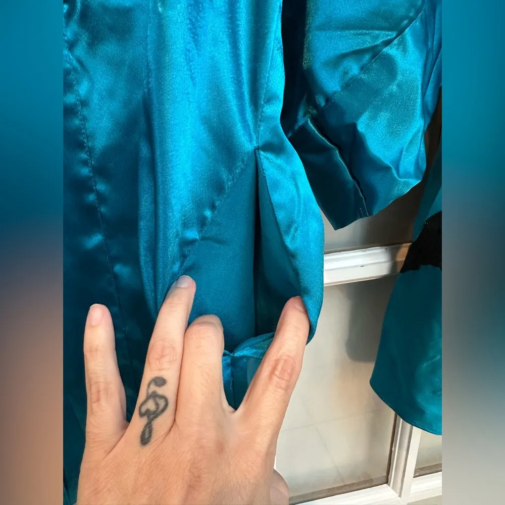 Vintage Victoria’s Secret Gold Label Nighty & Robe Set Size Medium M Ocean Blue - Image 6