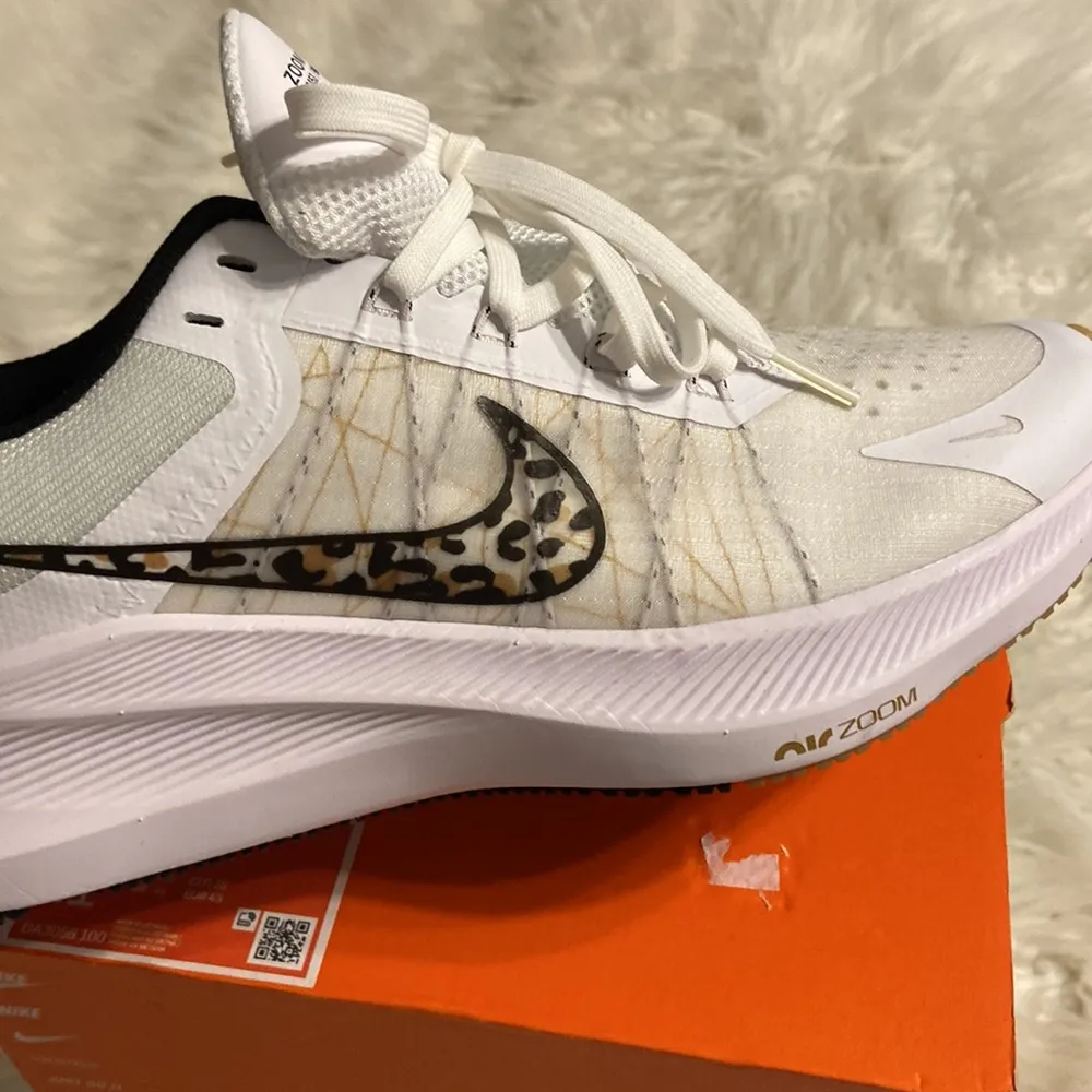 Nike Women’s Zoom Zwingli 8 PRM size 11 brand new with box - Image 14