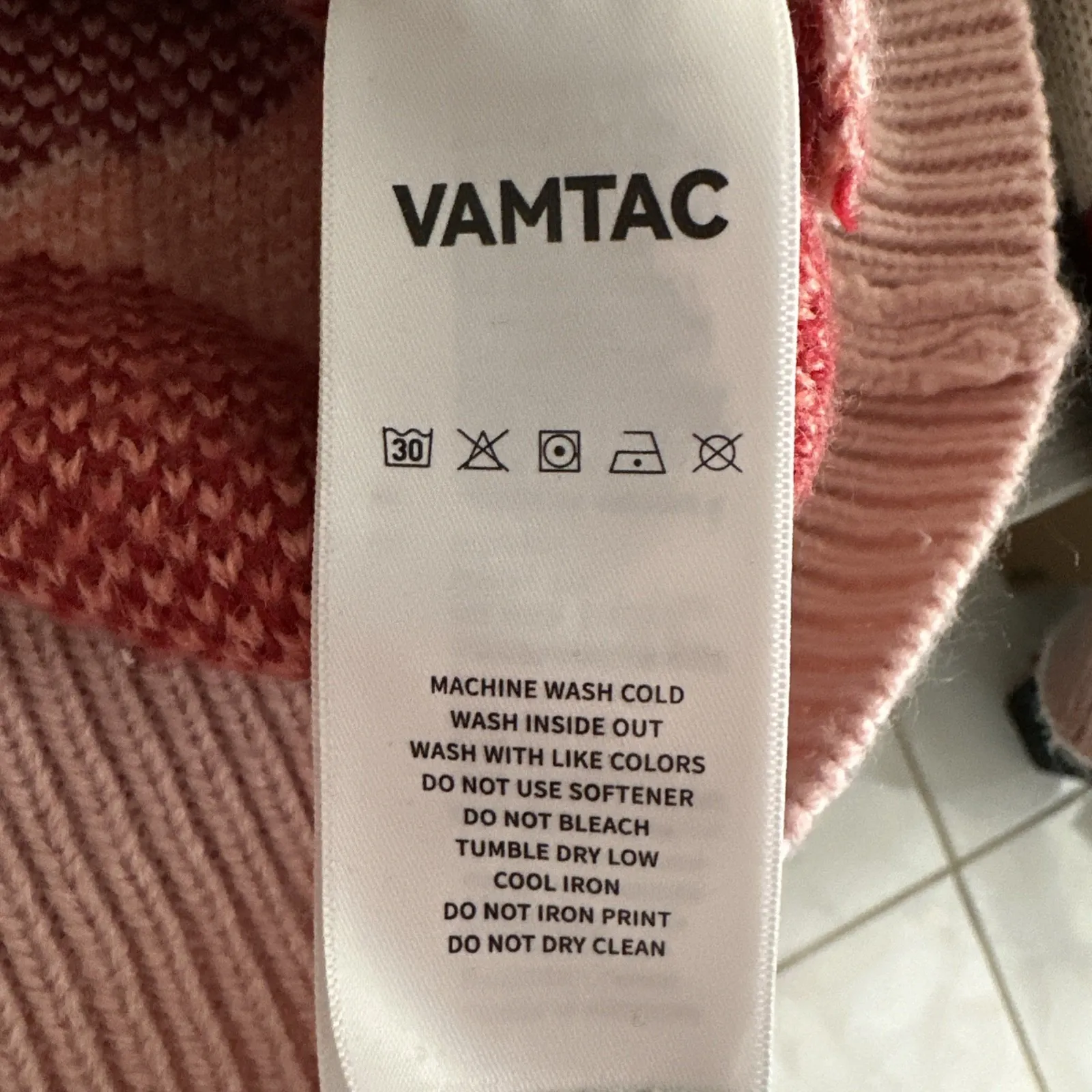 Vamtac Sweater Pullover L/S Womens Small Oversized Pink Hearts Love Holiday Warm Size 4 - Image 8