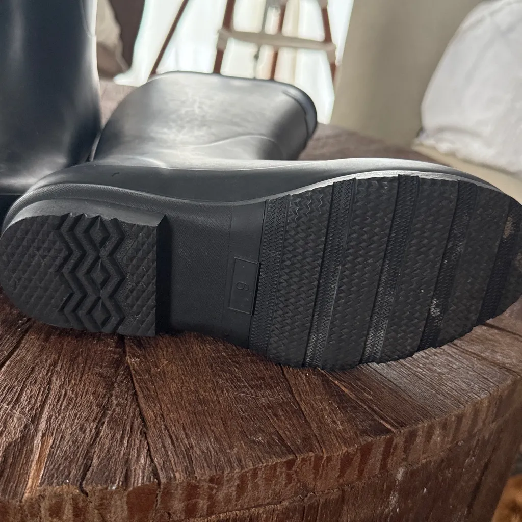 Detroit Lions NFL Black Waterproof Rain Boots - Image 4