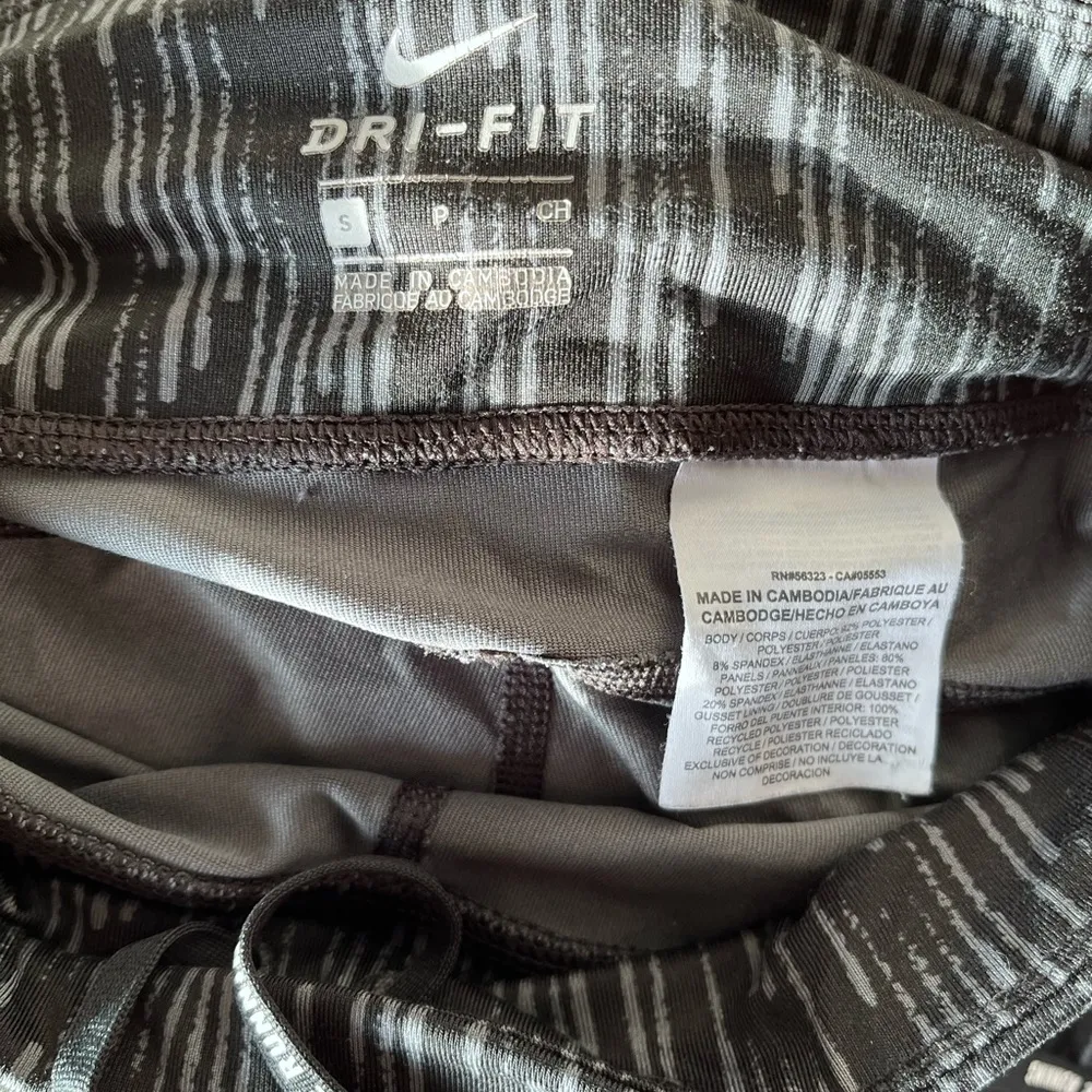 NIKE DRI-FIT Leggings. Women’s Size Small. Mesh & Unique Design. 28”. Like New! - Image 6