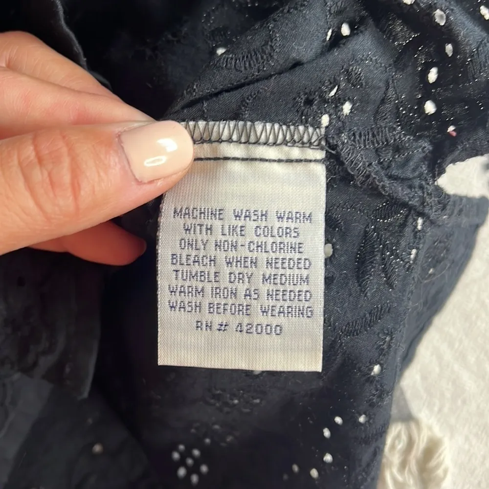 Vintage basic editions • eyelet sleeveless top - Image 10