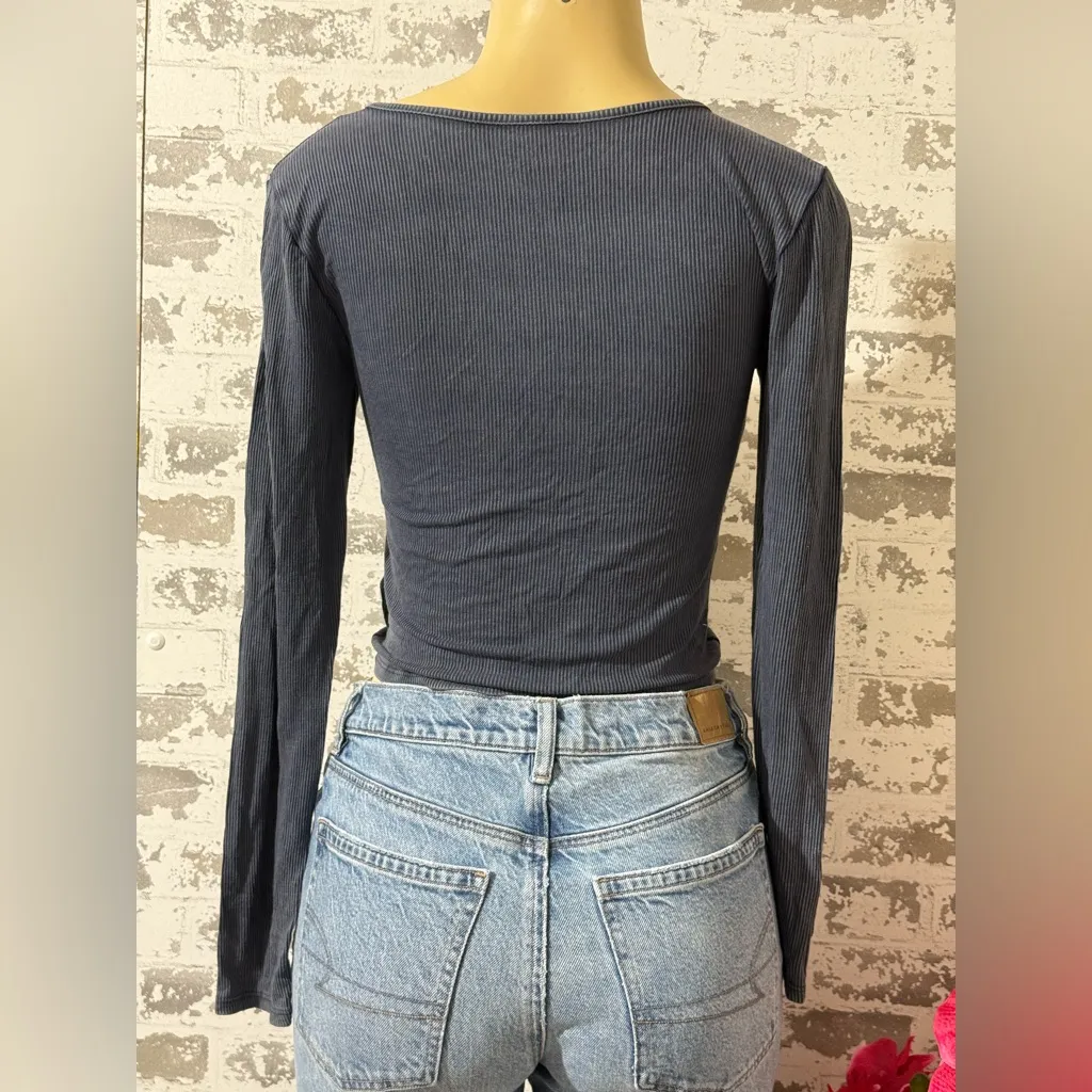 American Eagle Outfitters Charcoal Ribbed Tee - Image 2