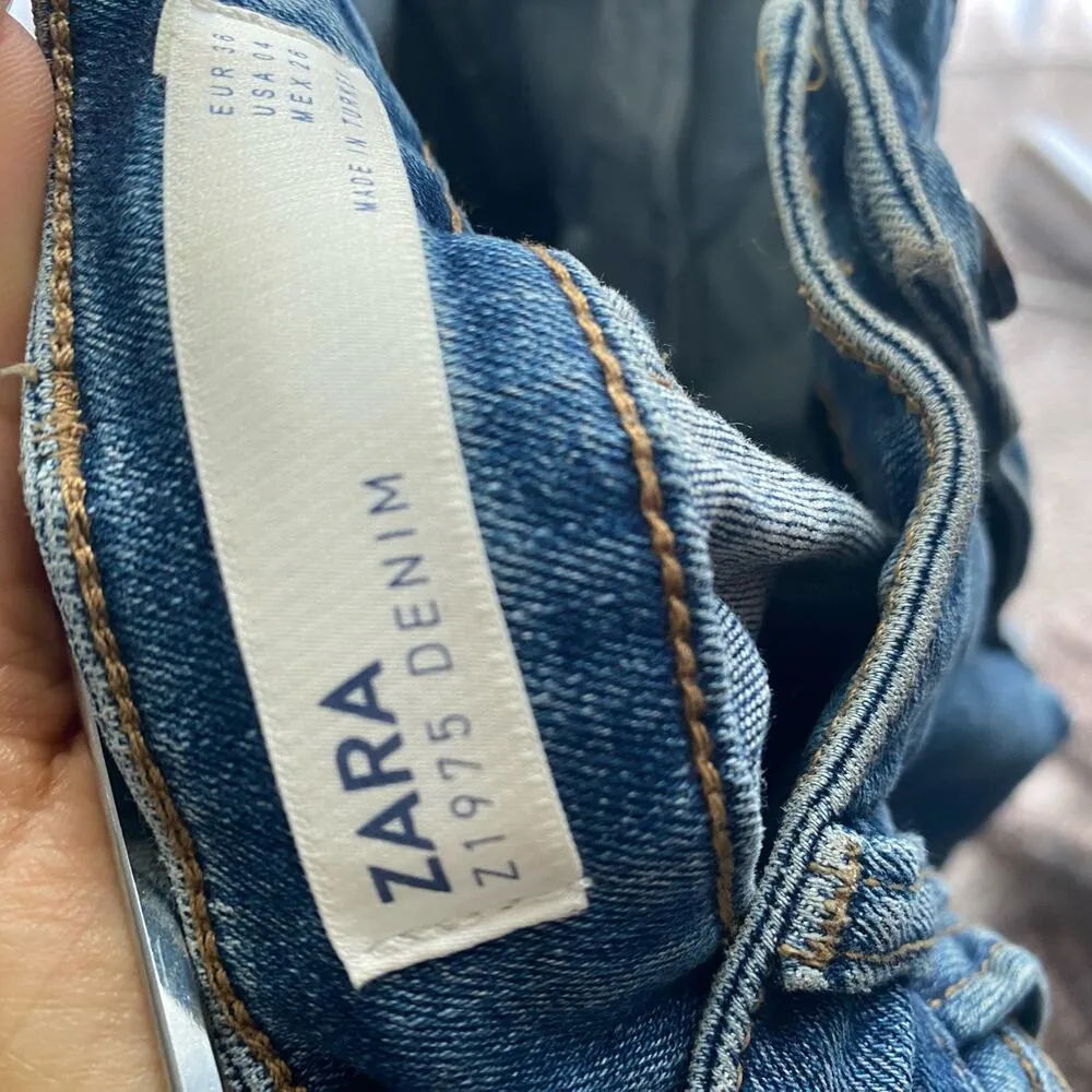Zara sz 4  blue‎  Z1975 distressed jeans - Image 5