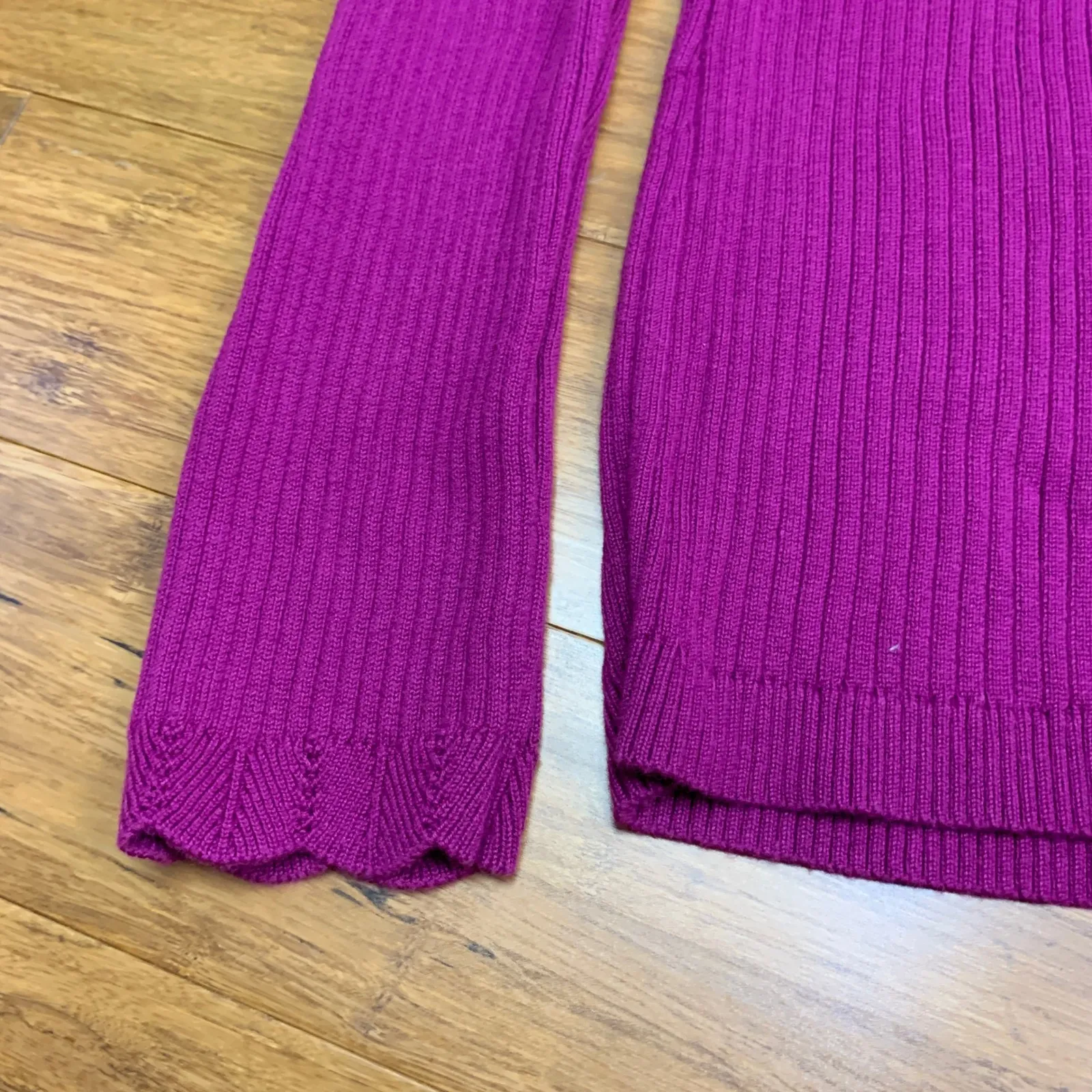 Lands End Ribbed Mock Neck Sweater Womens‎ Size M Fuchsia Pink Scalloped Trim - Image 3