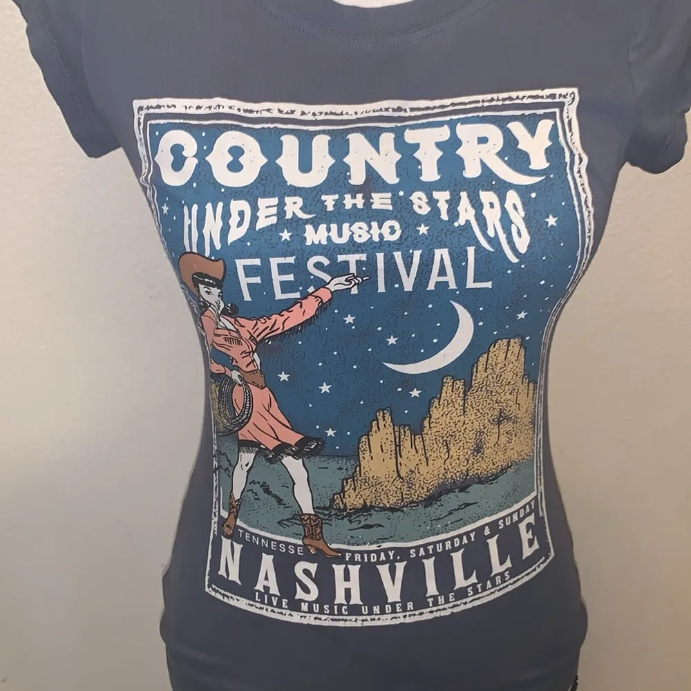 Wound Up Nashville Under The Stars Blue Graphic Short Sleeve Shirt - Image 2