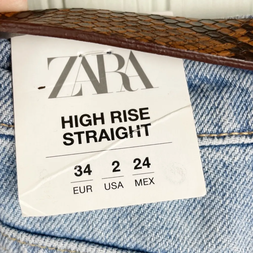 NEW Zara Distressed Belted High Rise Straight Leg Jeans with Rips Size 34 US 2 - Image 11