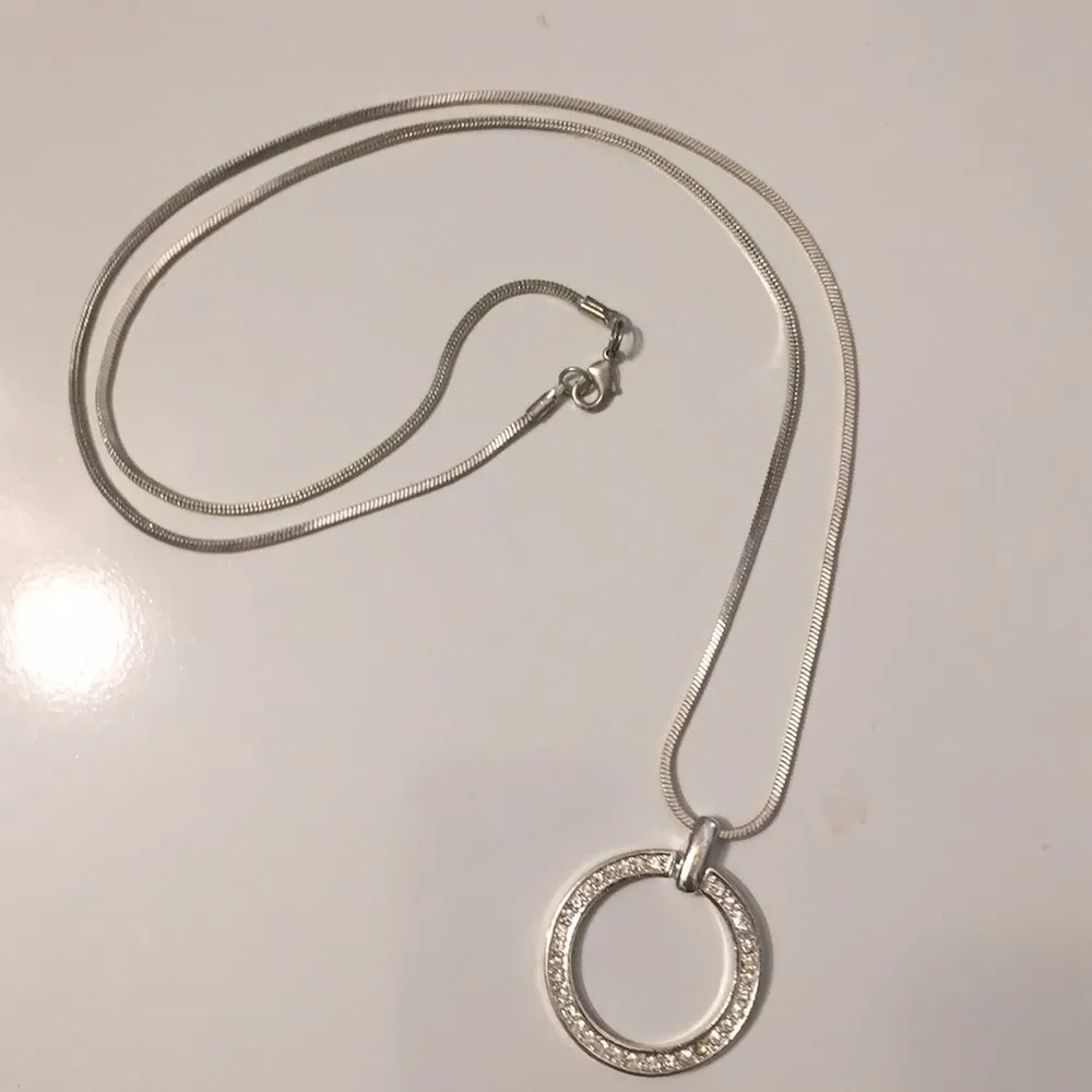 Silver tone rhinestone necklace - Image 2