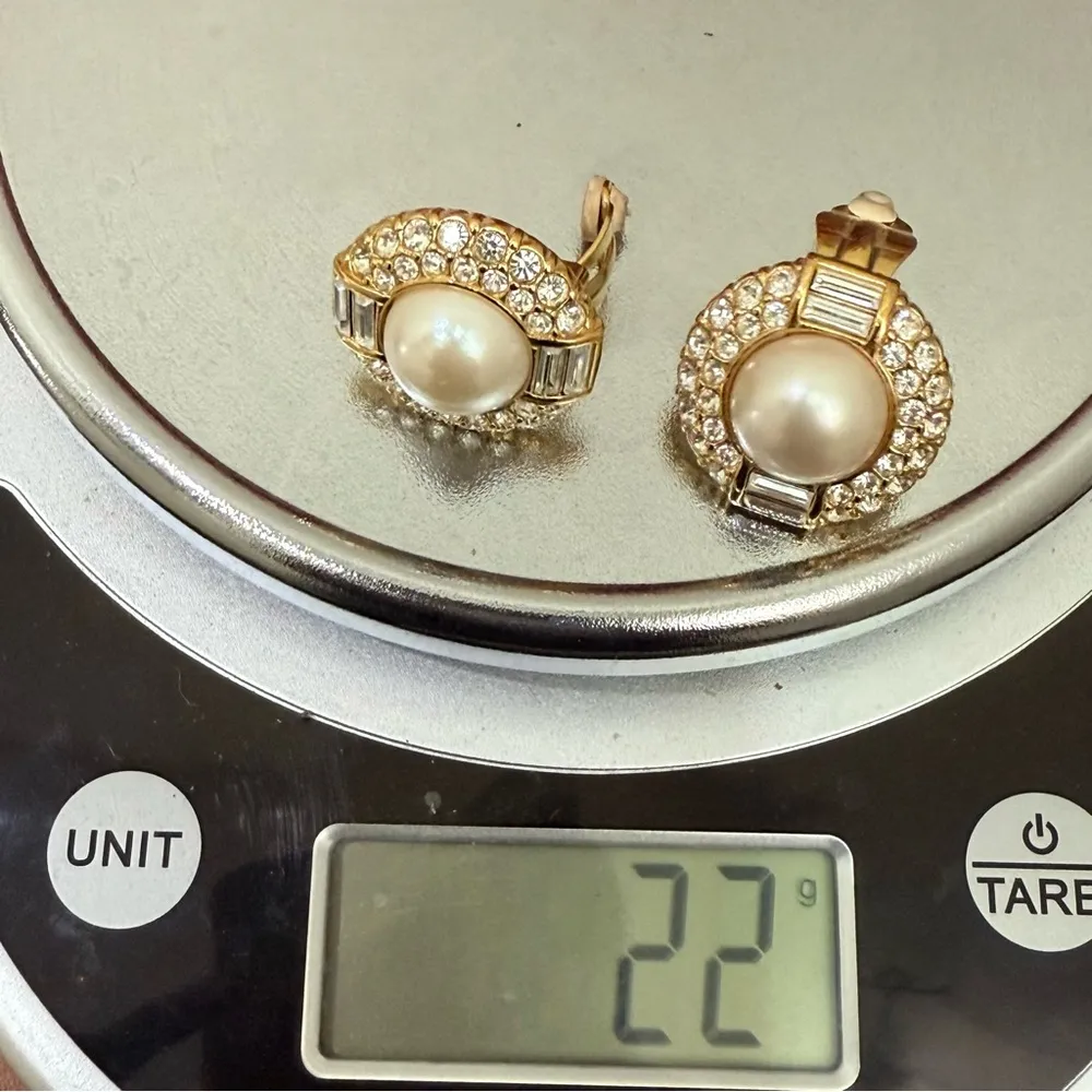 Vintage Unsigned Faux Pearl Button Rhinestone Clip On Earrings 22g. White - Image 6