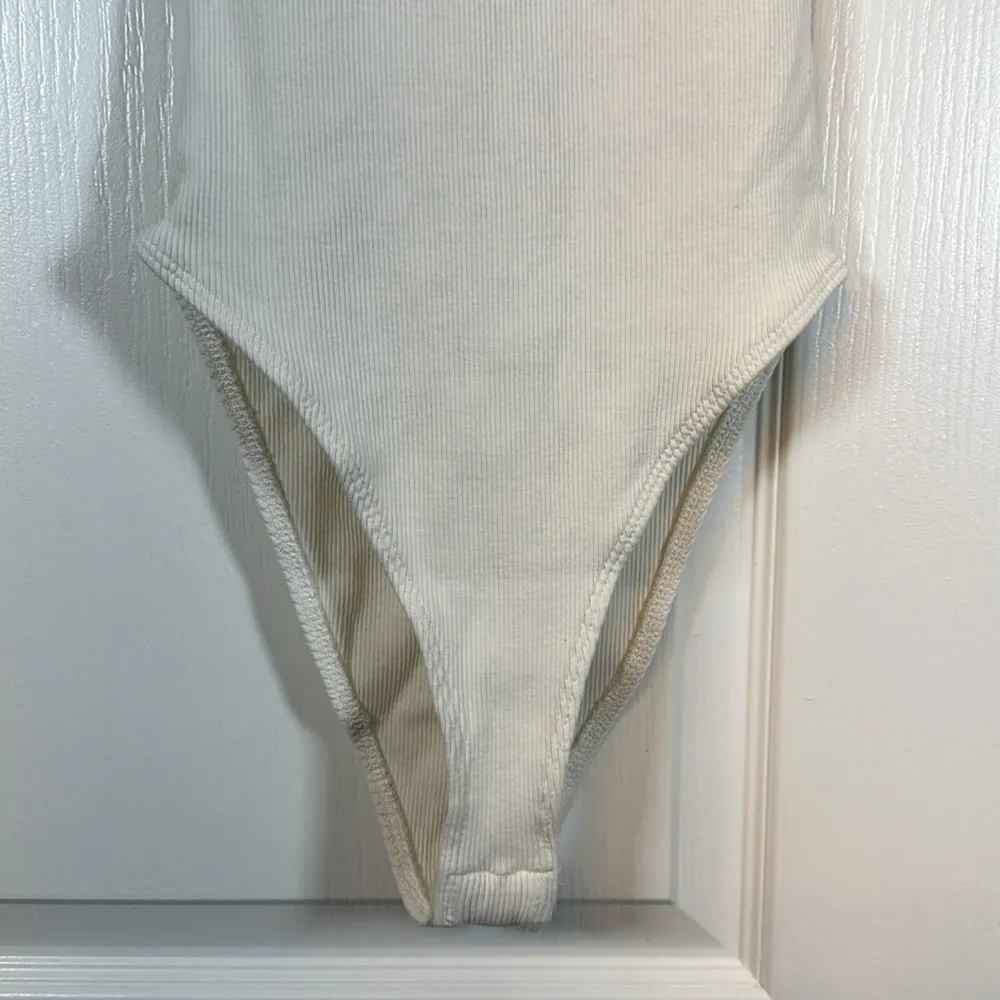 ZARA Basics White Ribbed Turtleneck Bodysuit Great w/ Jacket Small GUC #1894 - Image 3