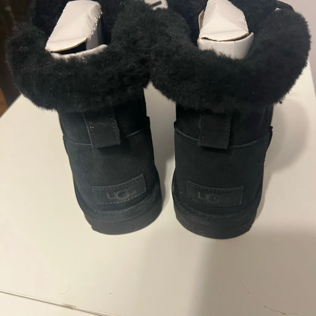 UGG Black Suede Winter Boots with Plush Trim - Image 3