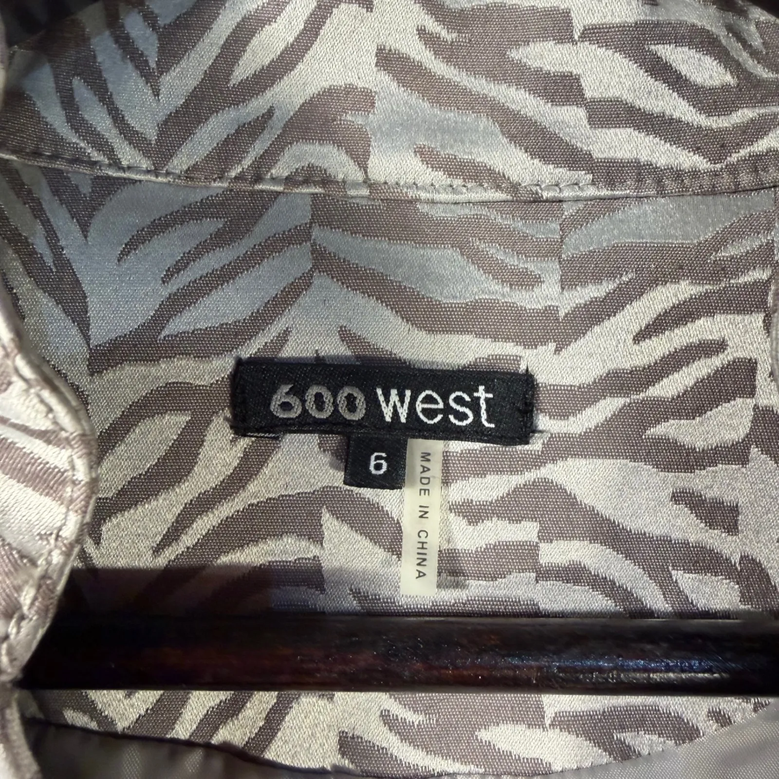 600 West Silver Gray Zebra Print Zip Front Jacket Blazer Women's Size 6 - Image 2