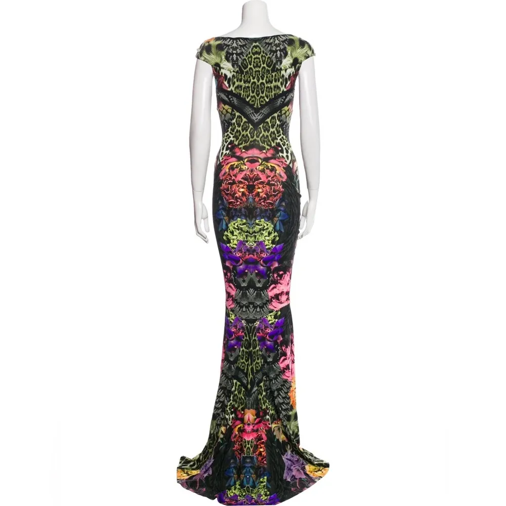 Like new ROBERTO CAVALLI
Floral Print floor length gown - Image 10