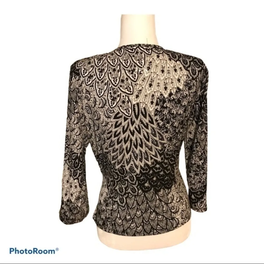 Top Size XL Stunning form fitting Like New - Image 2