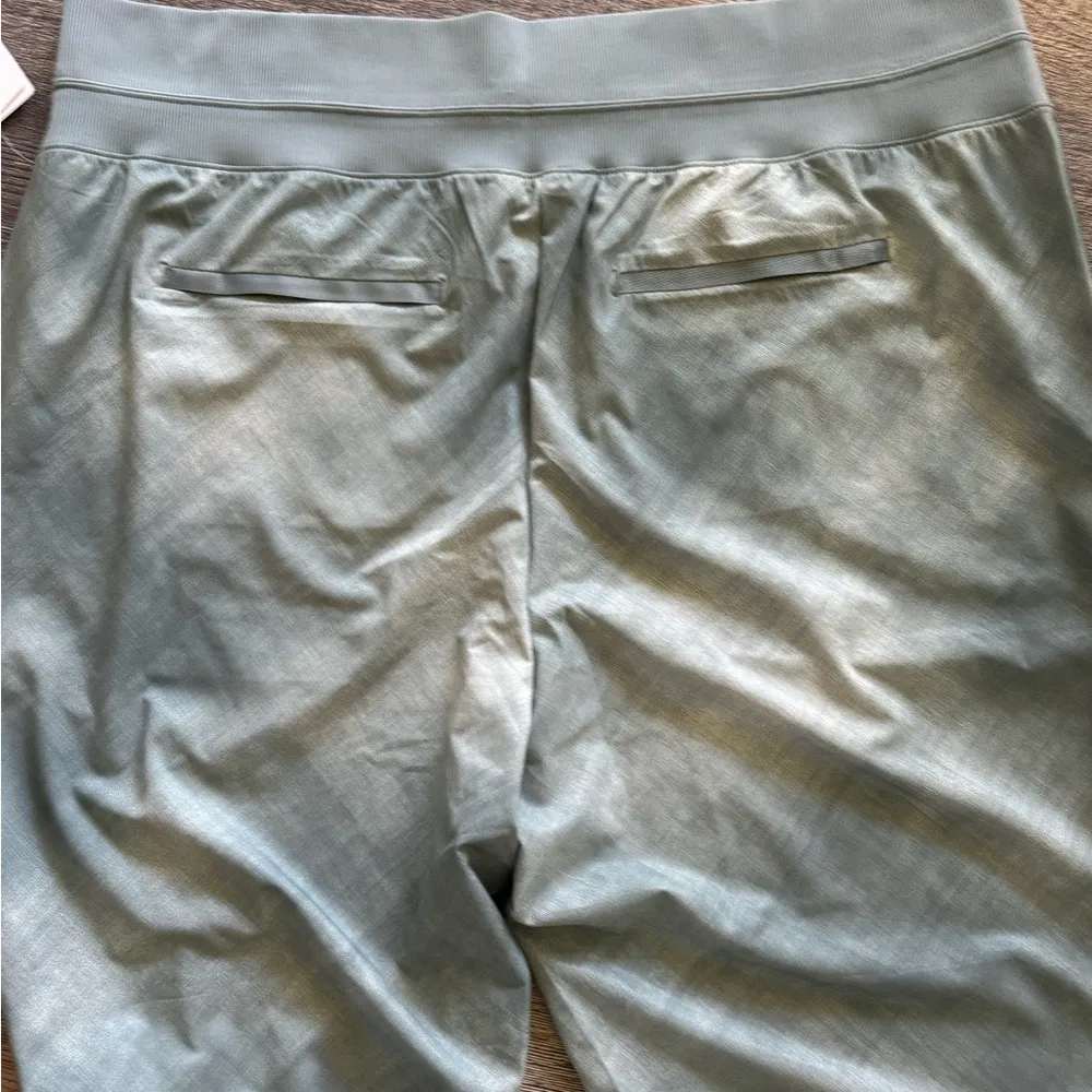 ATHLETA Nolita Slim Tapered Printed Crop Pant Denali gym Athletic Size 22 - Image 9