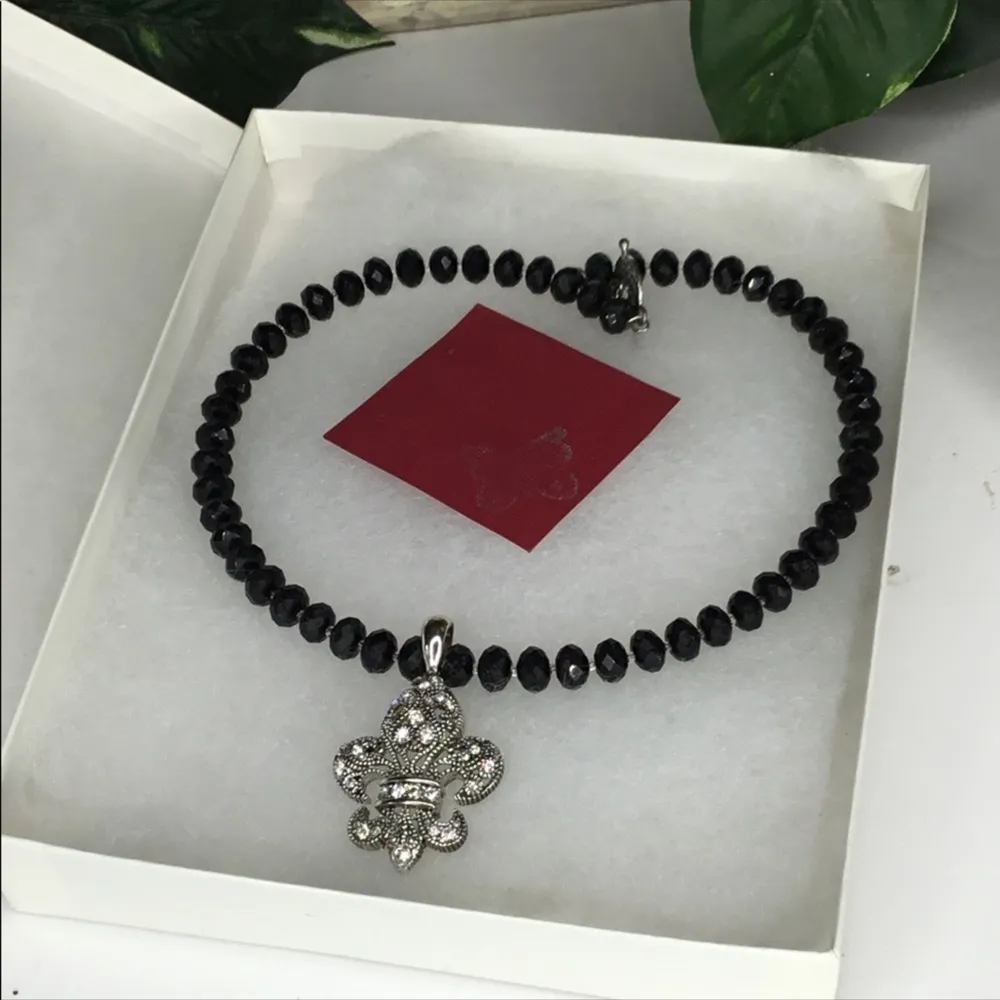 Black Faceted Bead Choker Silver Sparkle Fleur De Lis - Image 2
