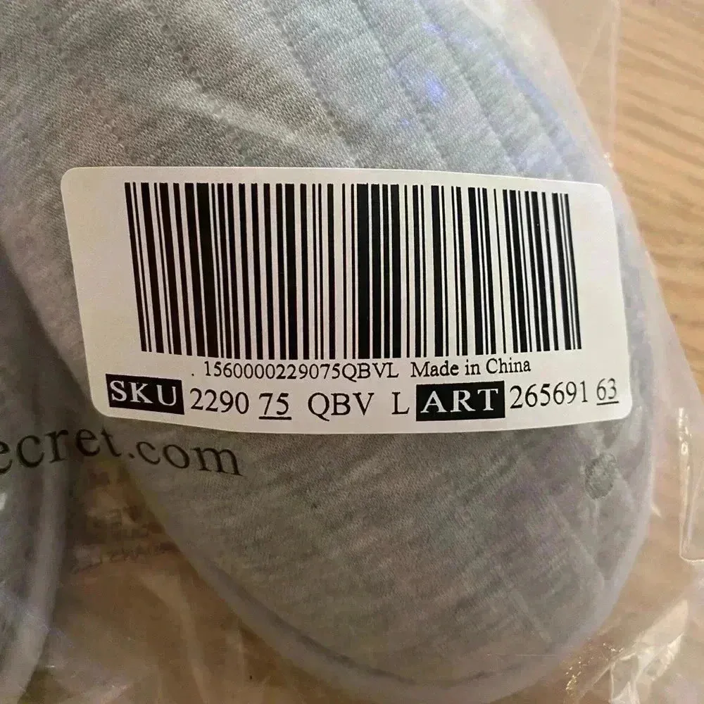 🆕Victoria's Secret Quilted Closed-Toe Slipper Grey L🆕 - Image 5