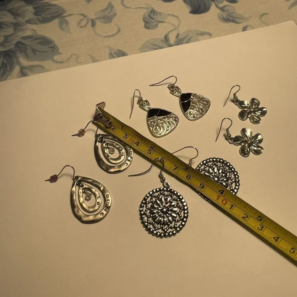 Women’s Lot Of 4 Bead Dangle Costume Earrings Pierced Beaded Mix Silver Tone - Image 8