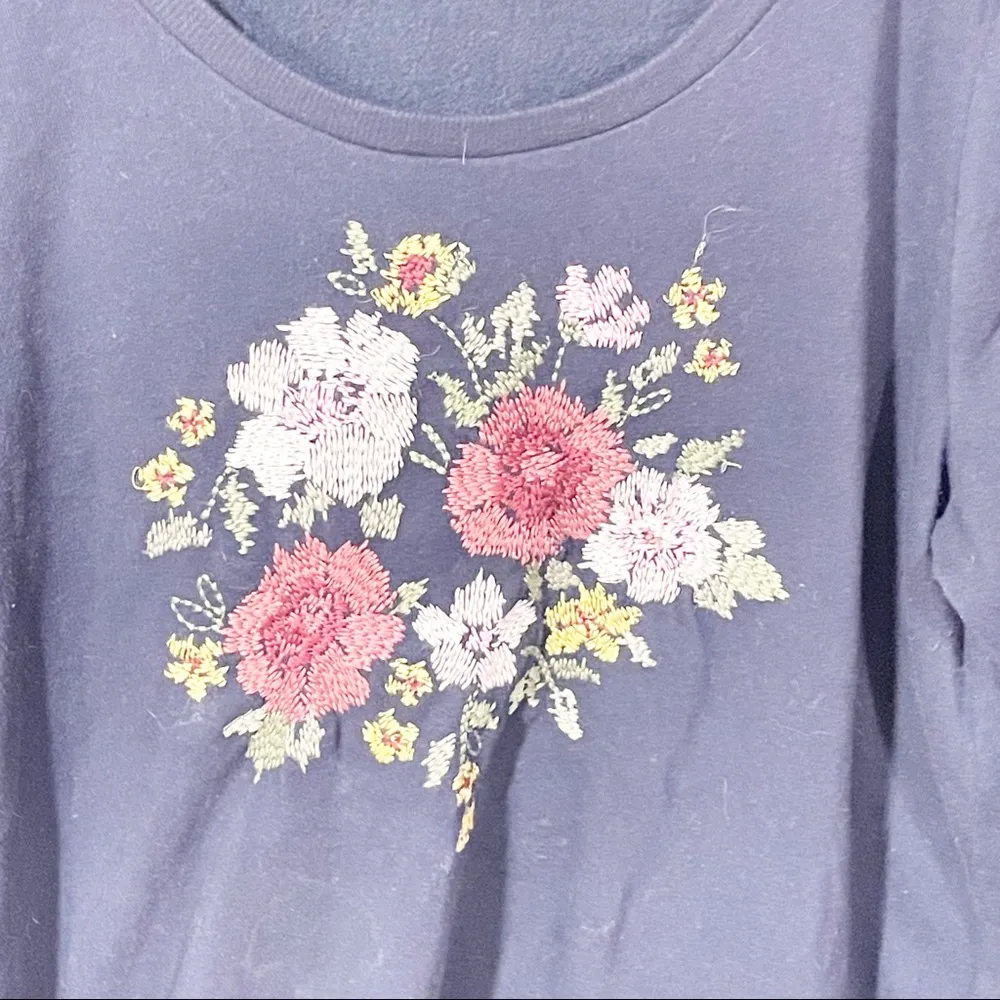 Torrid Plus Size 1X Navy Blue Floral Embroidered Crewneck Sweatshirt - Image 3