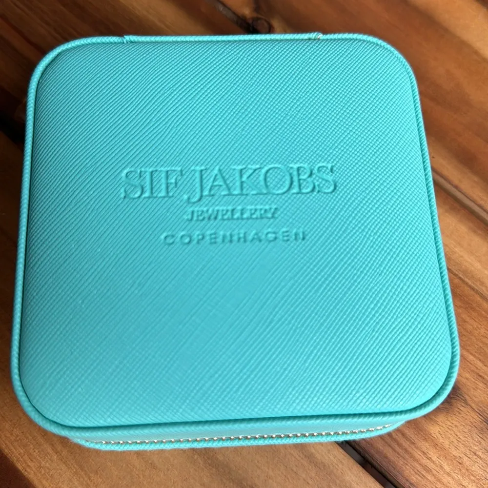 RING & Earring Set with travel case - Image 4