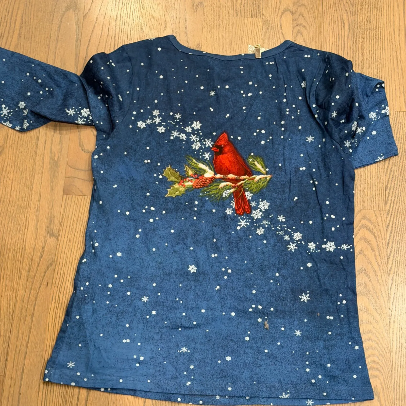 Collections Etc Blue Cardinal Snowflake Long Sleeve Top Women's Size Medium - Image 7