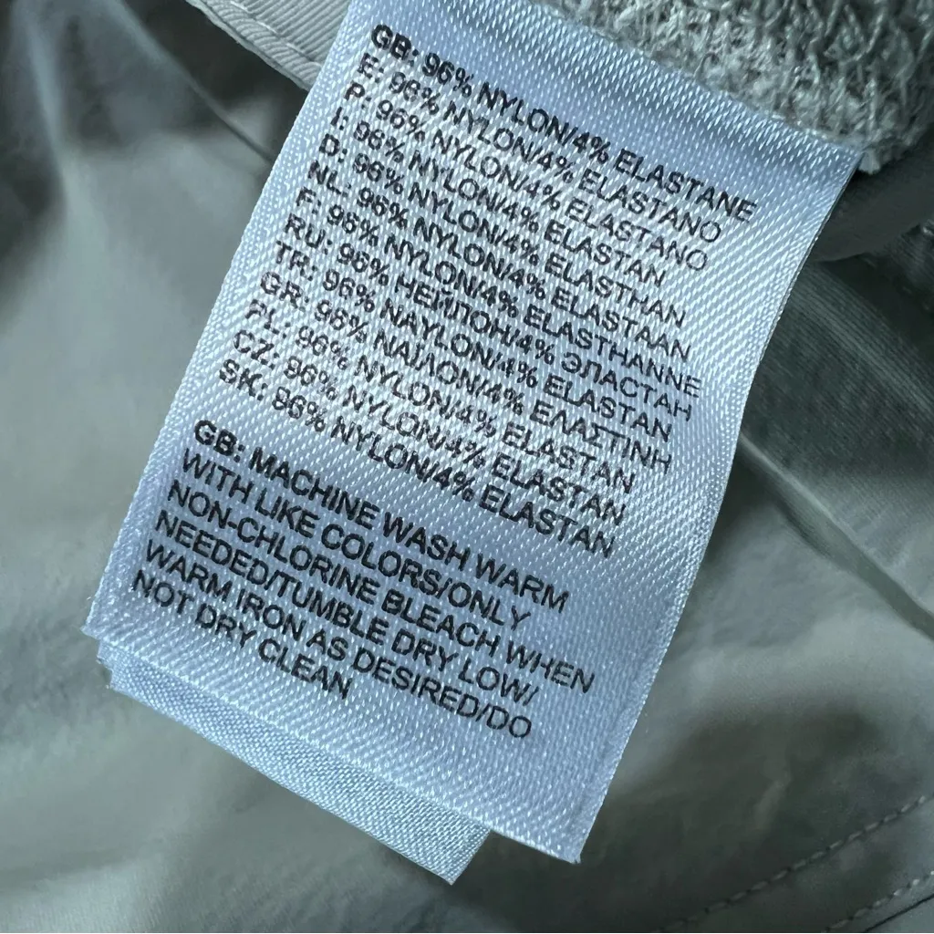 North Face convertible Hiking pants zip off shorts size 8 nylon - Image 6