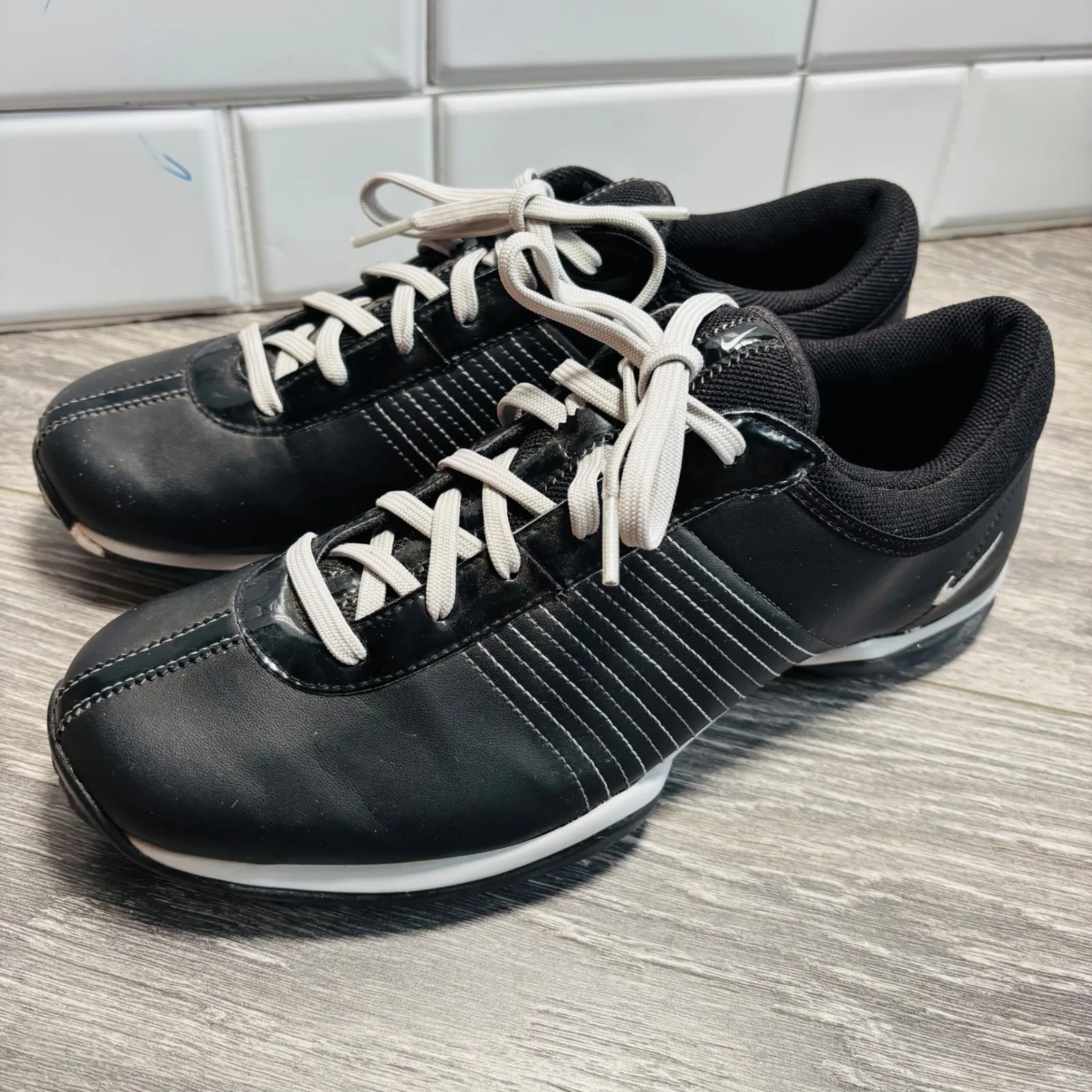 Nike Women's Black Delight II Golf Shoes Spiked Leather White Stitching Size 9.5 - Image 3