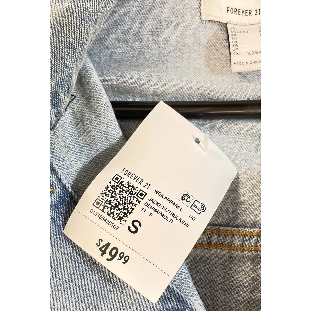Forever 21 Womens Light Blue Distressed Denim Jean Jacket -‎ Size S - Image 8
