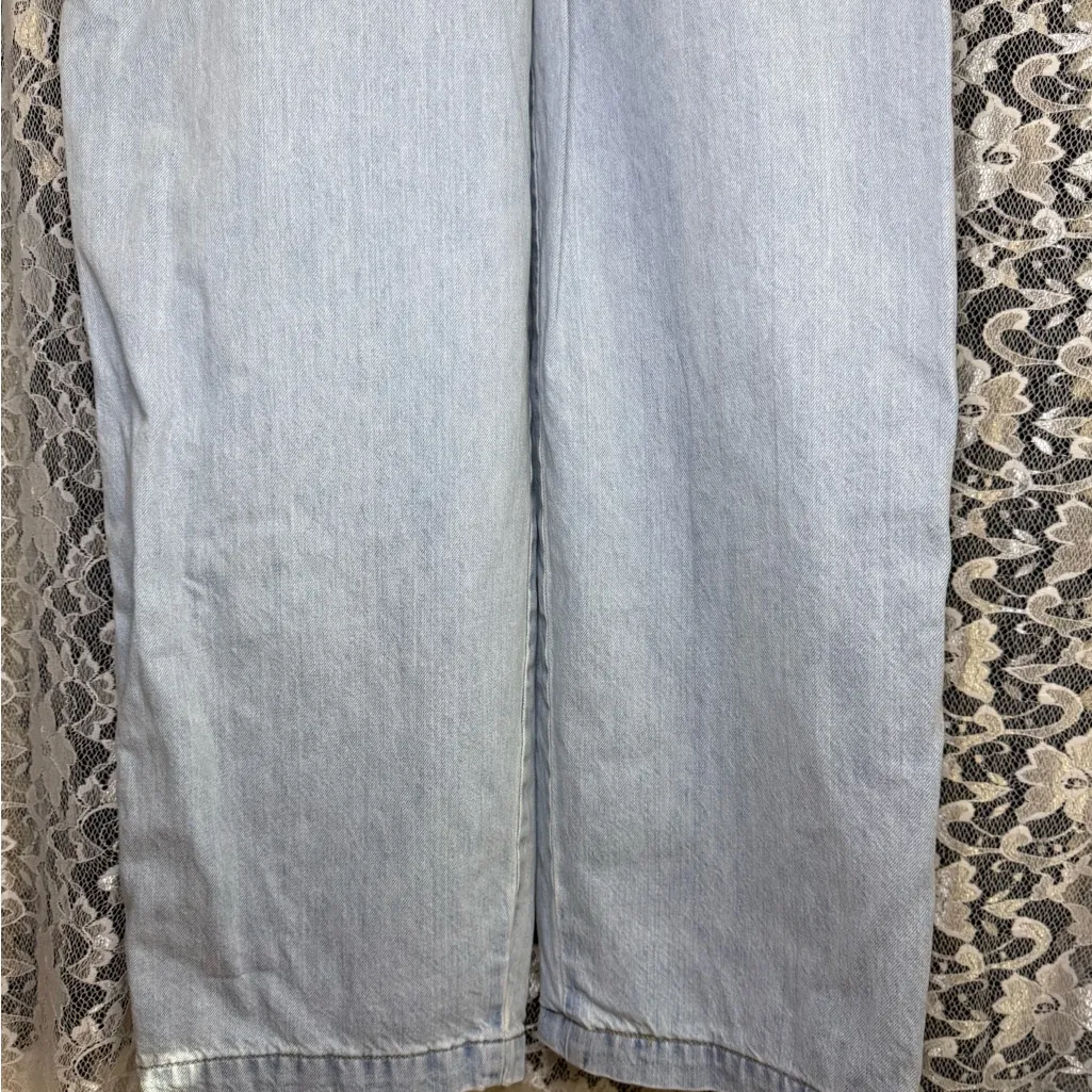 Levi's Light Blue Denim jumpsuit like new small drawstring pockets Baggy - Image 3