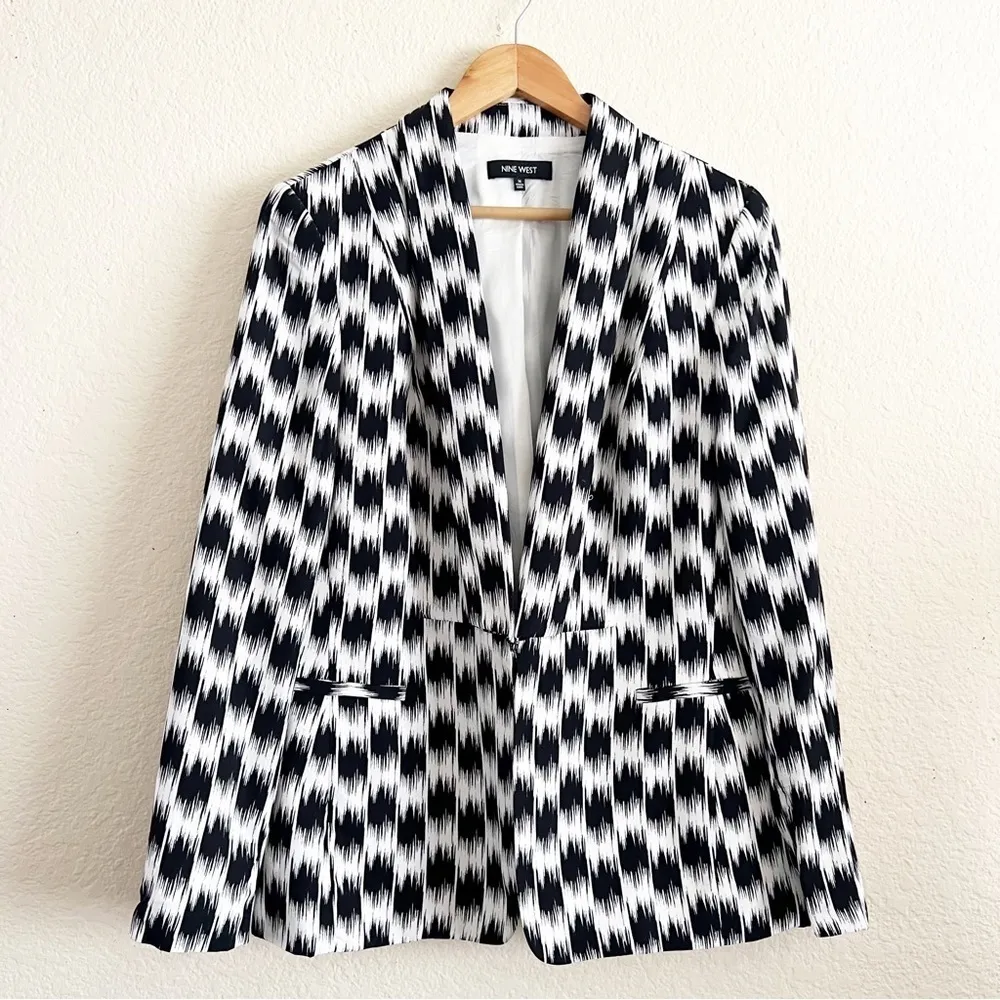 Nine West Women's Black white open blazer Size 14 - Image 4