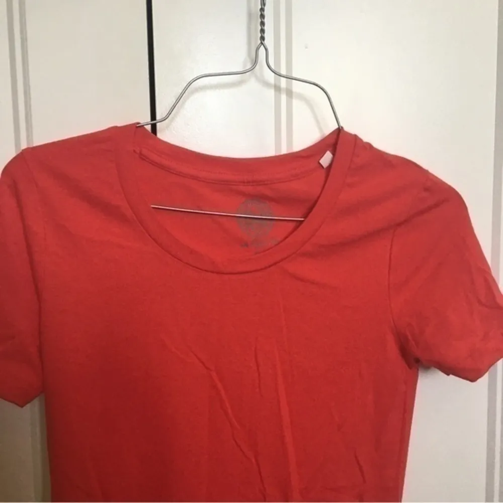 Womens size small red fitted T-shirt - Image 2