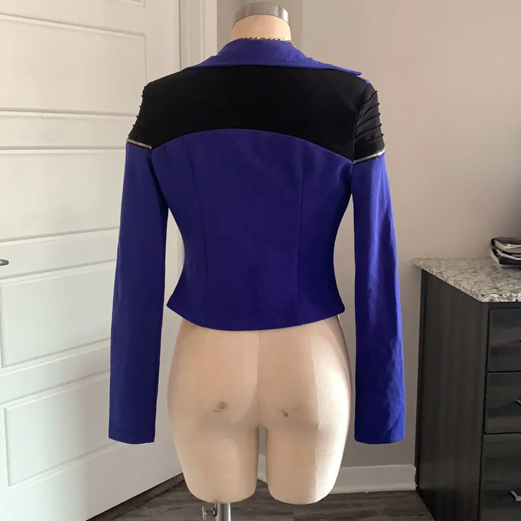 Women's Two - Image 4