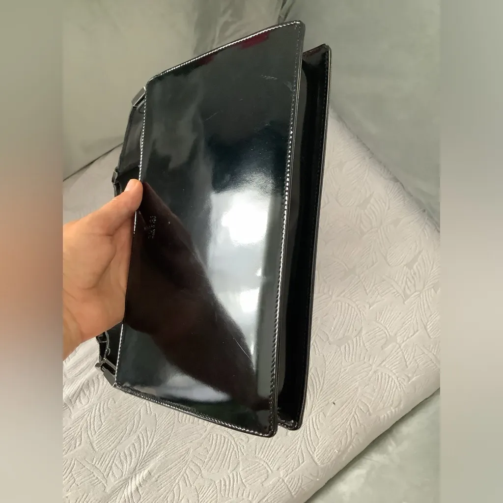 Authentic GUCCI leather crossbody 🖤🖤🖤 - Image 5