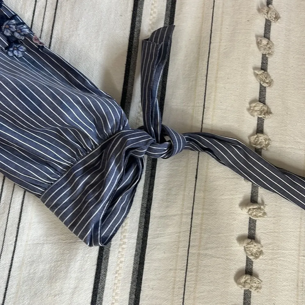 American eagle outfitters • floral embroidered top - Image 100