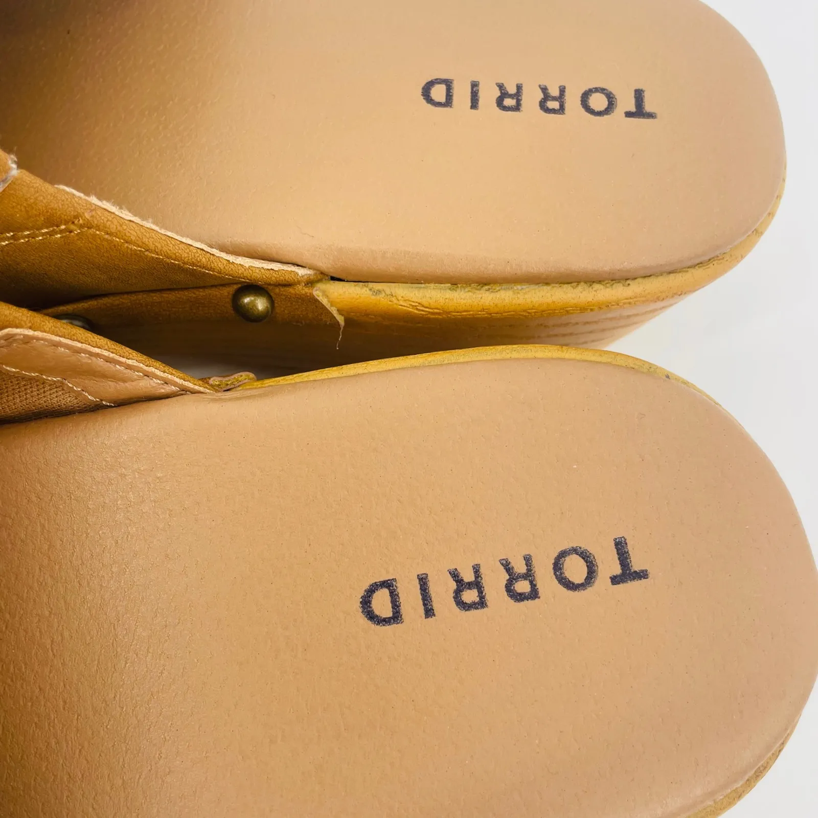 TORRID Nubuck Brown Tan Faux Suede Studded Wooden Clogs Mule Shoes Size 13WW NWT - Image 5